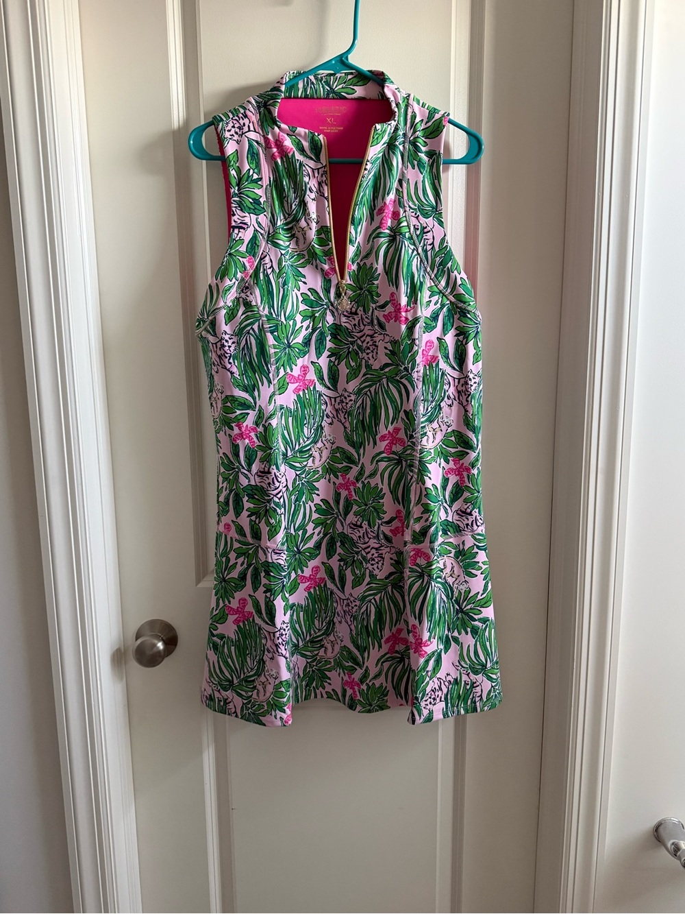🦩Lilly Pulitzer Luxletic Pink & Green Tropical Sleeveless dress 🦩